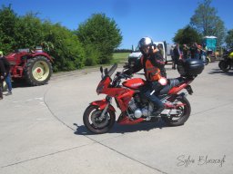 2025-05-11 - Motorbike-Emotion - Encadrement de Tracteurs et Vehicules Anciens - Courtil